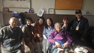 外国语学院领导探望慰问退休教师